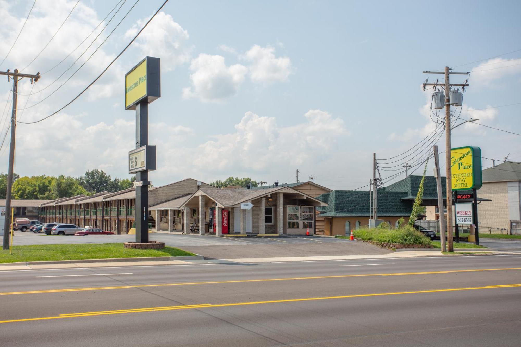 Glenstone Place Extended Stay Motel Springfield Exterior photo